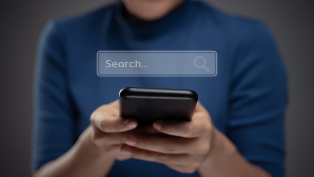 Proces zakupowy zaczyna się od researchu online